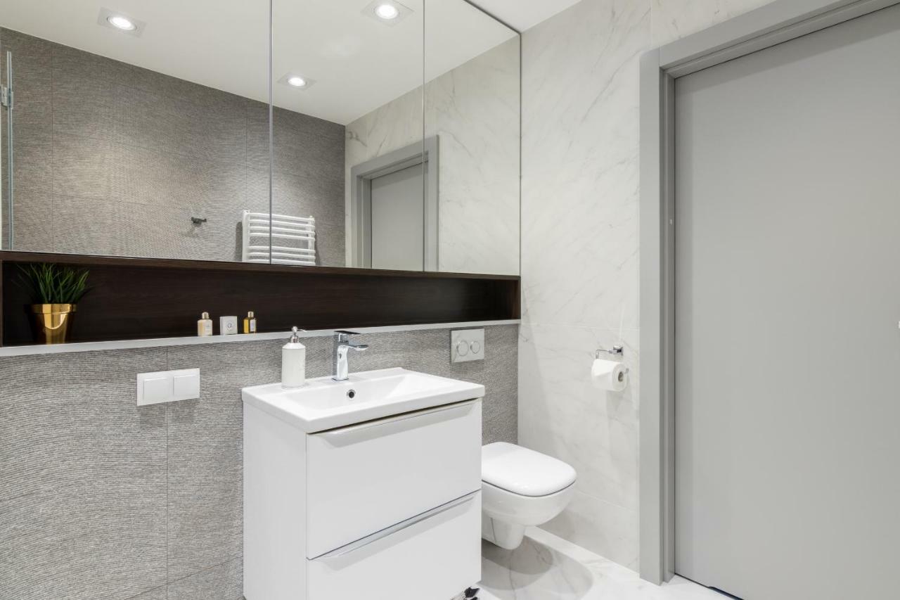Ga Luxury Apartments W21 Krakow Luaran gambar